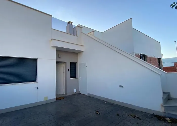 New Villa, 2 Bedrooms Private Heated Pool Sleeps Up To 6