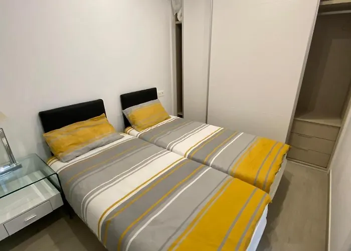 New Villa, 2 Bedrooms Private Heated Pool Sleeps Up To 6