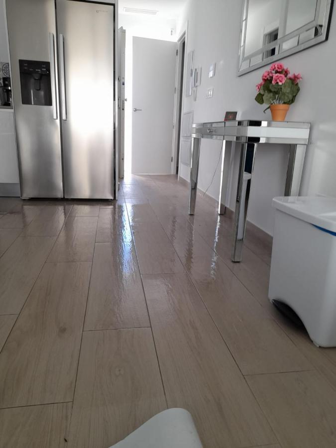 New Villa, 2 Bedrooms Private Heated Pool Sleeps Up To 6 Villa