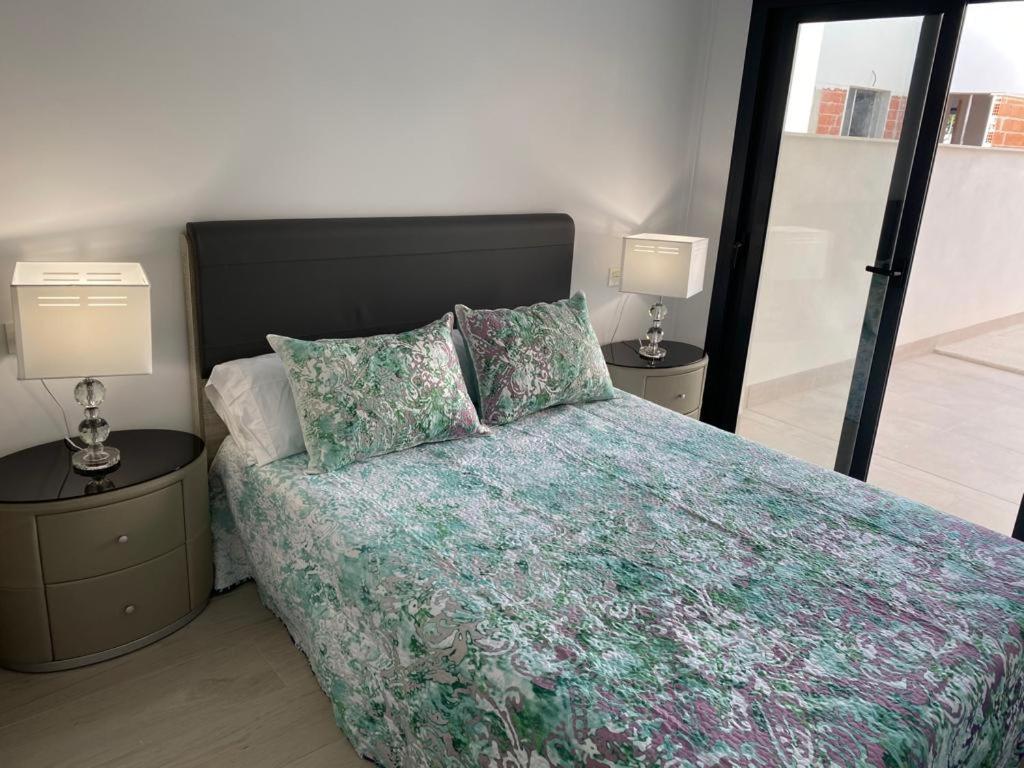 New Villa, 2 Bedrooms Private Heated Pool Sleeps Up To 6 Villa Pilar de la Horadada