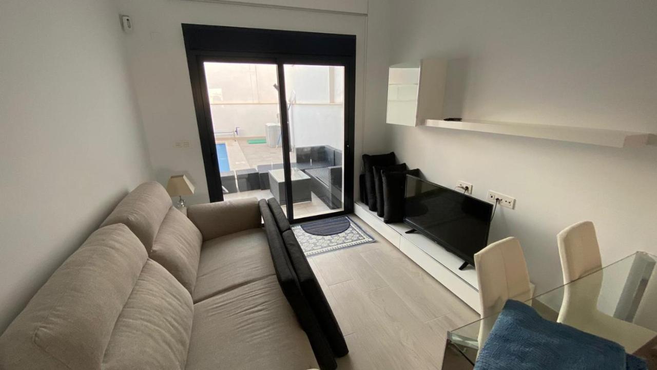 New Villa, 2 Bedrooms Private Heated Pool Sleeps Up To 6
